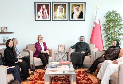 وزير الصناعة والتجارة يستقبل سفيرة الولايات المتحدة الأميركية لدى مملكة البحرين