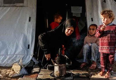 مواد مدرسية تدخل غزة لأول مرة بعد حظر لأكثر من عامين