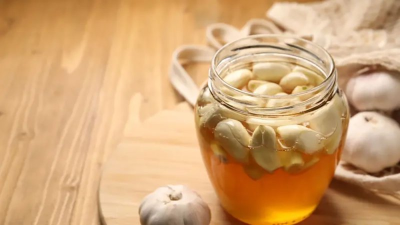 5 آثار جانبية خطيرة لمكمّلات الثوم قد لا يعرفها كثيرون