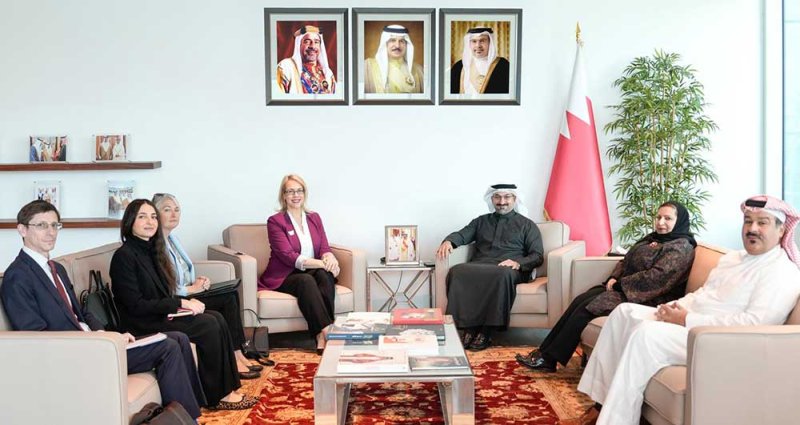 وزير الصناعة والتجارة يستقبل سفيرة الولايات المتحدة الأميركية لدى مملكة البحرين