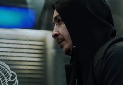 "سفيان باريغو" يعود إلى الجزائر بـ "قلبي مقسوم"