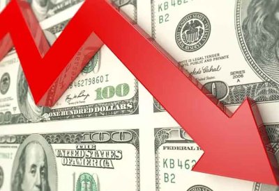 ترامب يفتح الباب لانخفاض الدولار.. هل نواجه مرحلة تراجع طويلة الأمد؟