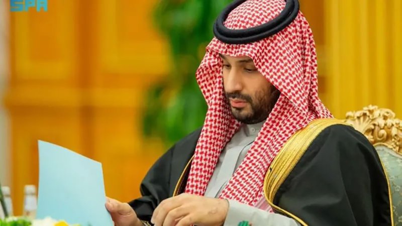 ولي العهد السعودي للرئيس الإيراني: لن نسمح باستخدام أجوائنا وأراضينا بأي عمل عسكري