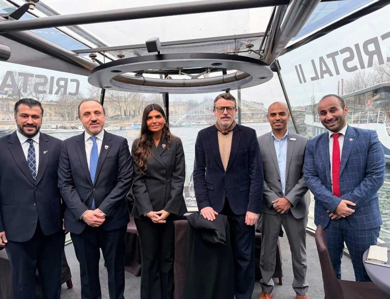 الرئيس التنفيذي لهيئة "السياحة" تجتمع بعدد من الشركات في قطاع الاجتماعات والحوافز والمؤتمرات والمعارض في باريس