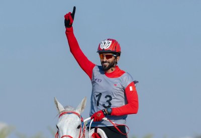 سمو الشيخ ناصر بن حمد يتصدر السباق الدولي التأهيلي للقدرة في دبي