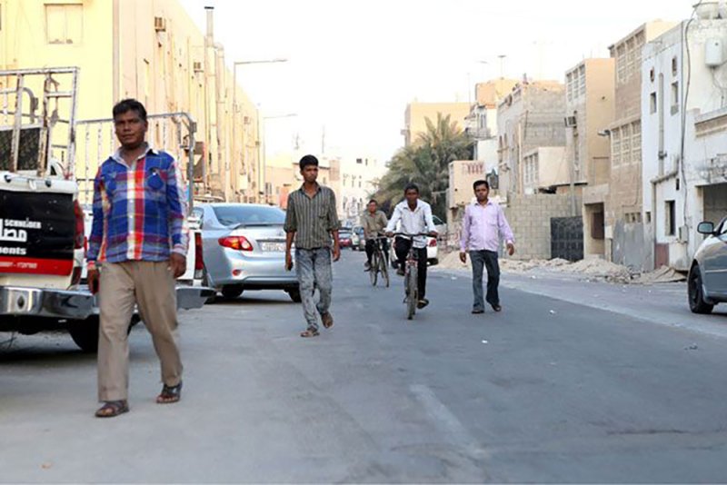 مقيم يناشد تسوية وضعه القانوني بعد 26 عاما من الإقامة في البحرين