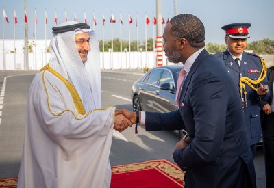 رئيس وزراء برمودا يصل إلى البلاد