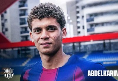 صفقة تاريخية.. حمزة عبدالكريم أول لاعب مصري ينضم إلى برشلونة