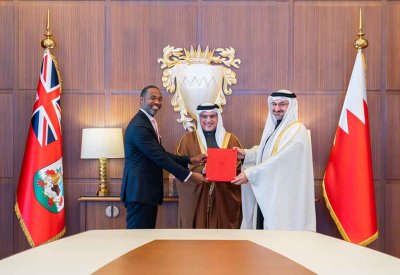 التوقيع على مذكرة تفاهم بين البحرين وبرمودا بشأن "المشغل المعتمد للشحن البحري الجوي"