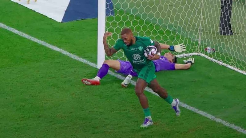 إيفان توني يبحث عن رقم السومة أمام الهلال