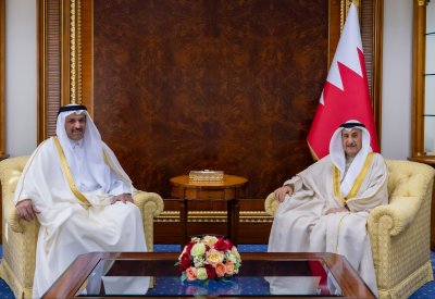 نائب رئيس مجلس الوزراء يستقبل سفير دولة قطر لدى مملكة البحرين بمناسبة تعيينه سفيراً لبلاده لدى المملكة
