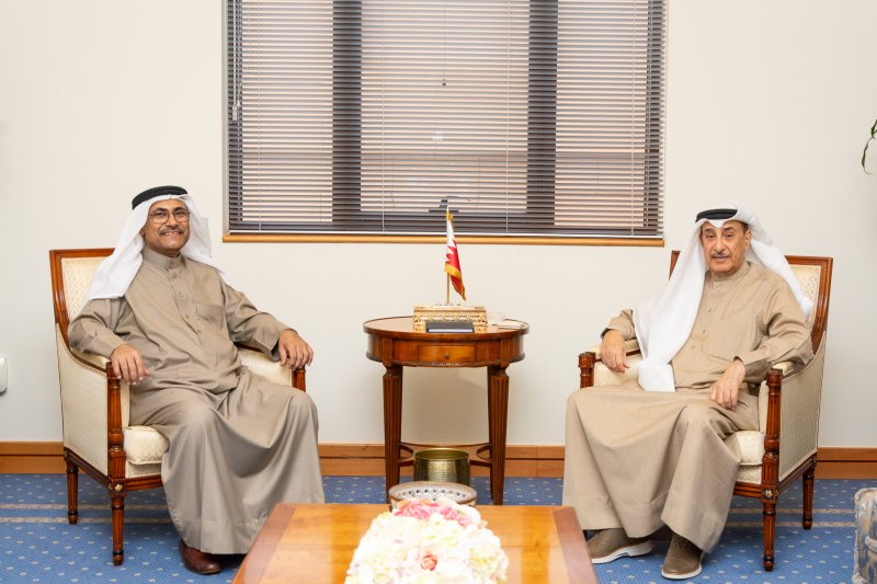 معالي نائب رئيس مجلس الوزراء يشيد بجهود العسومي في تعزيز العمل التشريعي
