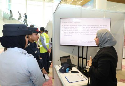 إدارة أمن مطار البحرين تشارك في فعاليات أسبوع السلامة تحت شعار العوامل البشرية في سلامة الطيران