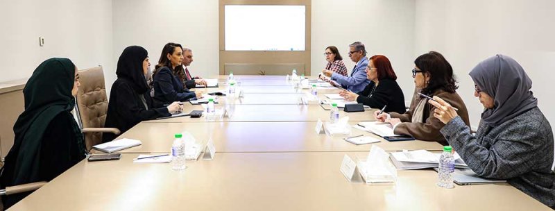 الأمانة العامة للمجلس الأعلى للمرأة تعقد اجتماعا مع بنك البحرين للتنمية