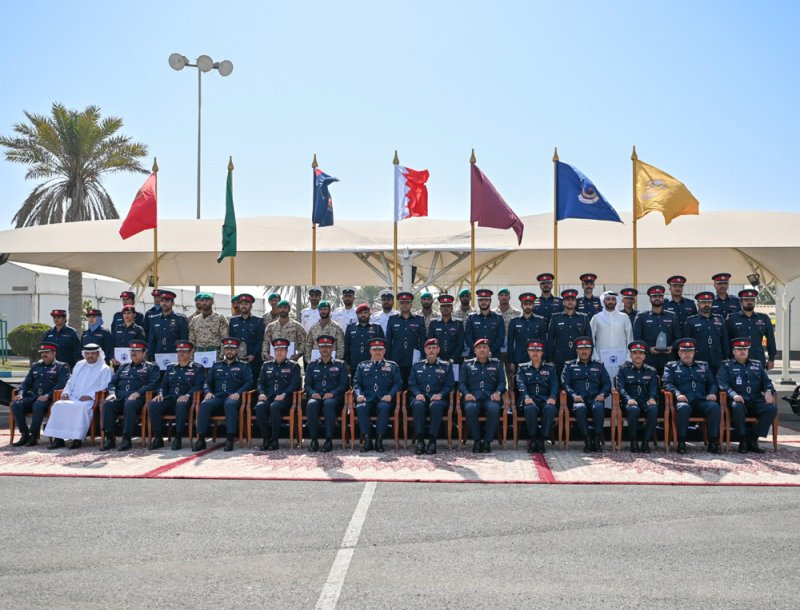 رئيس الشرطة يشهد تخريج المشاركين في عدد من الدورات التخصصية ويشيد بدعم معالي وزير الداخلية في تطوير العنصر البشري
