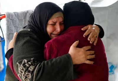 "قيدوا أيدينا".. فلسطينيات يروين رعب العودة إلى غزة عبر رفح