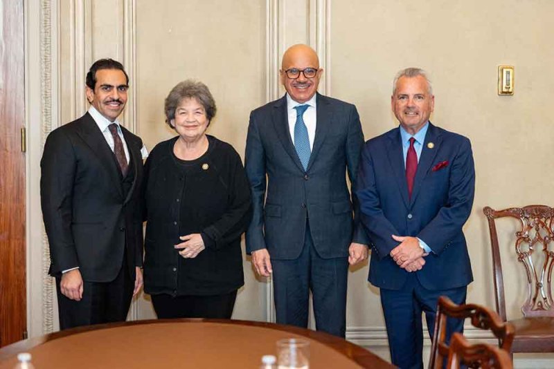 وزير الخارجية يجتمع مع عدد من أعضاء مجلس النواب الأمريكي أعضاء اللجنة الفرعية المعنية بالأمن القومي ووزارة الخارجية
