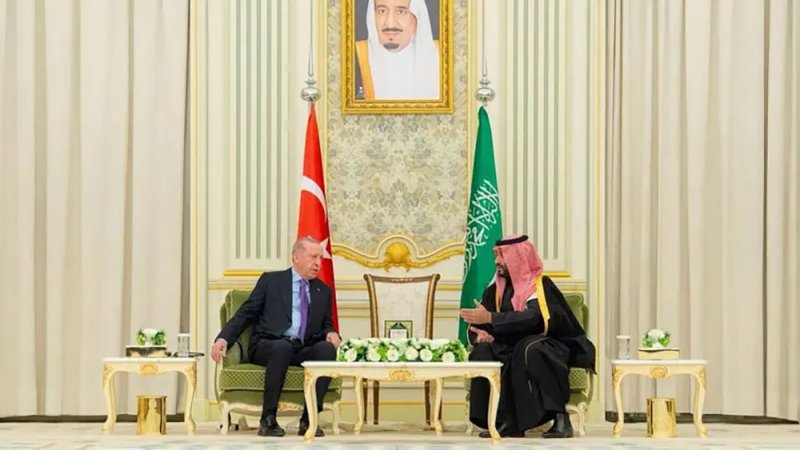 السعودية وتركيا تتفقان على تعزيز التعاون في توريد النفط واستكشاف المعادن