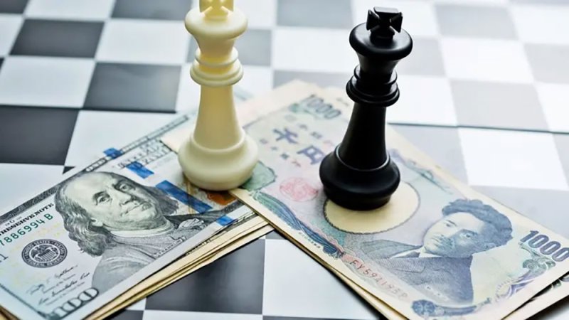 الدولار مستقر والين يتذبذب قبل الانتخابات اليابانية