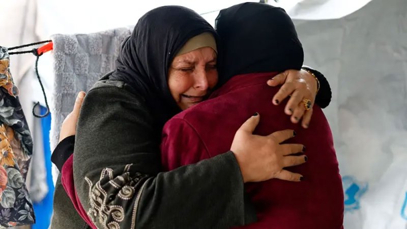"قيدوا أيدينا".. فلسطينيات يروين رعب العودة إلى غزة عبر رفح