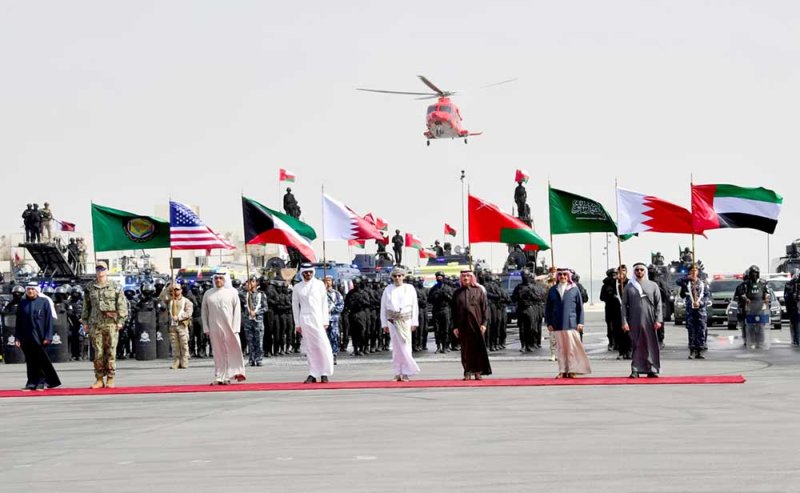 وزير الداخلية يؤكد أهمية التعامل بكفاءة مع التحديات وتعزيز القدرات الاستراتيجية في إطار التعاون والتنسيق الأمني الخليجي