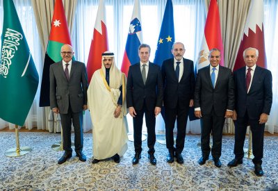 رئيس الوزراء في جمهورية سلوفينيا يستقبل عددا من وزراء الخارجية العرب بمناسبة زيارتهم لسلوفينيا