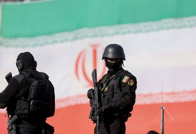 مع المحادثات.. واشنطن تأمر مواطنيها بمغادرة إيران "فورا"