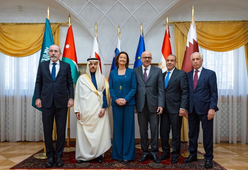 وزراء خارجية السعودية والأردن ومصر والبحرين وقطر يعقدون مباحثات مع نائبة رئيس الوزراء وزيرة خارجية سلوفينيا في العاصمة ليوبليانا