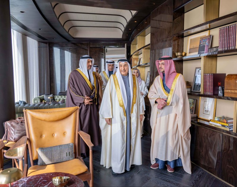 خالد بن عبدالله يحضر تدشين "مساكن كمبينسكي هاربور هايتس"