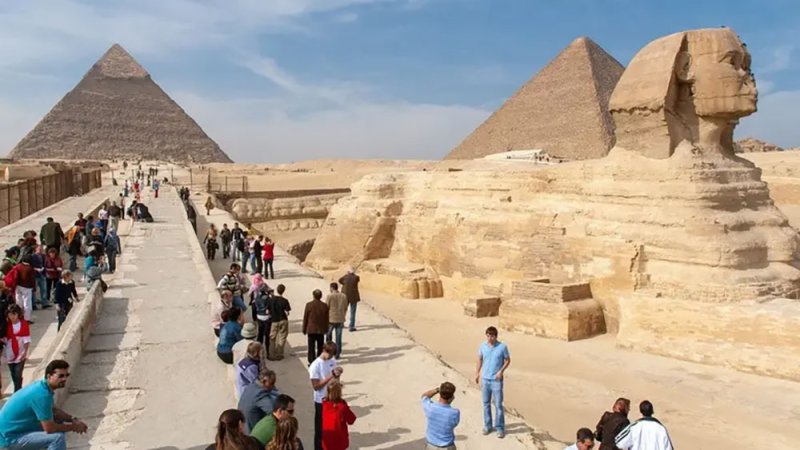 مصر تتصدر الشرق الأوسط بنمو أعداد السياح الوافدين في عام 2025