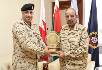 القائد العام يستقبل قائد الخدمات الطبية الملكية