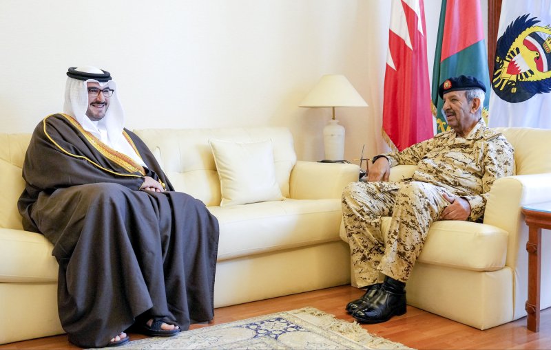 القائد العام يستقبل سمو وزير ديوان رئيس مجلس الوزراء