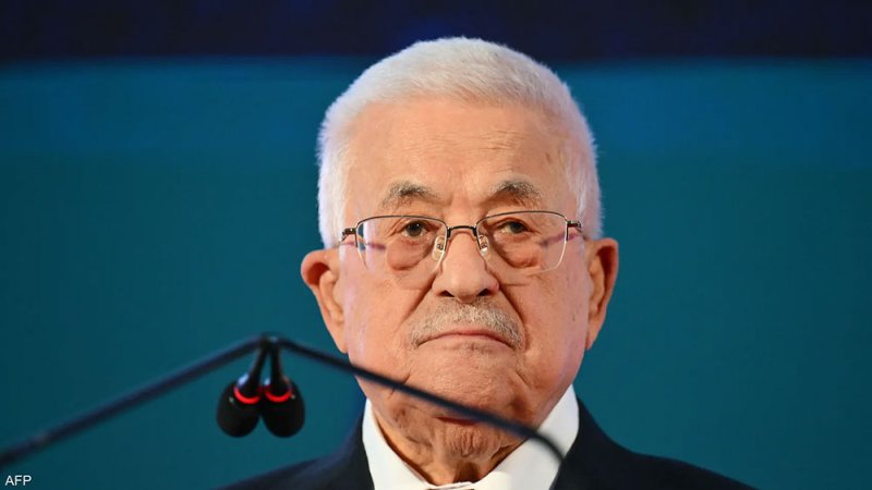 عباس يقر نشر مسودة دستور دولة فلسطين "المؤقت"