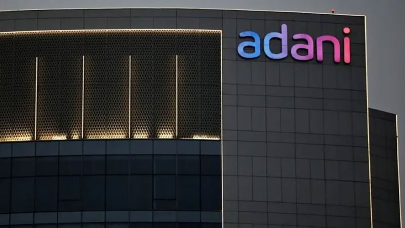 أميركا تجري تحقيقاً في معاملات لـ "أداني" الهندية قد تنتهك عقوبات إيران