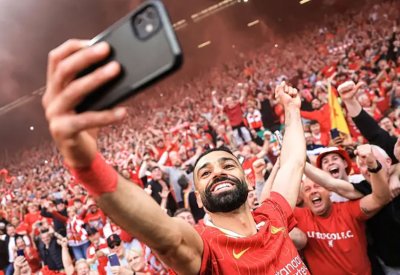 لاعب ليفربول لجماهير الفريق: جهزوا "المناديل".. صلاح راحل