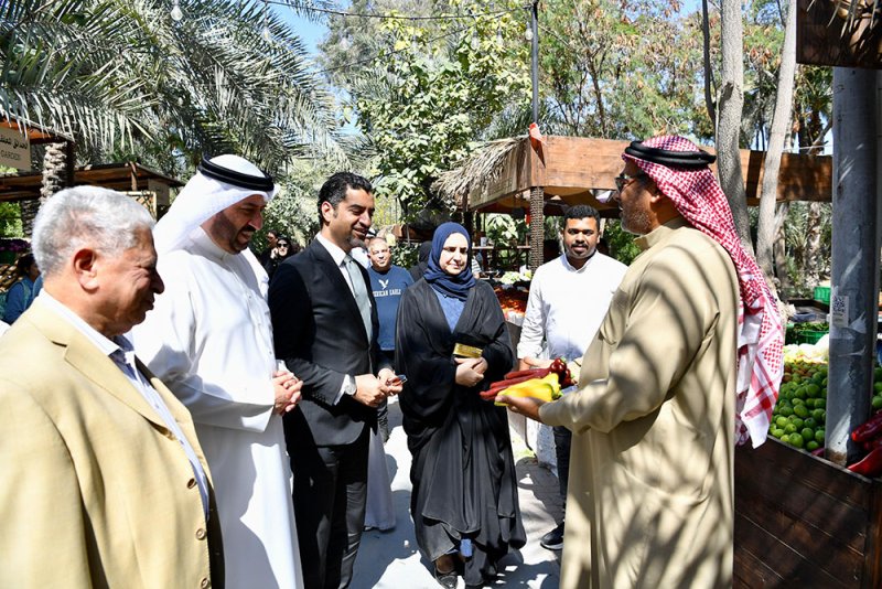 وزير البلديات: أكثر من 220 ألف زائر لسوق المزارعين وبيع أكثر من 250 طناً من الخضروات المحلية