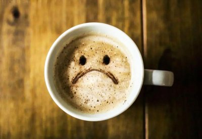 صداع أول أيام الصيام… ماذا يفعل غياب القهوة بالدماغ؟