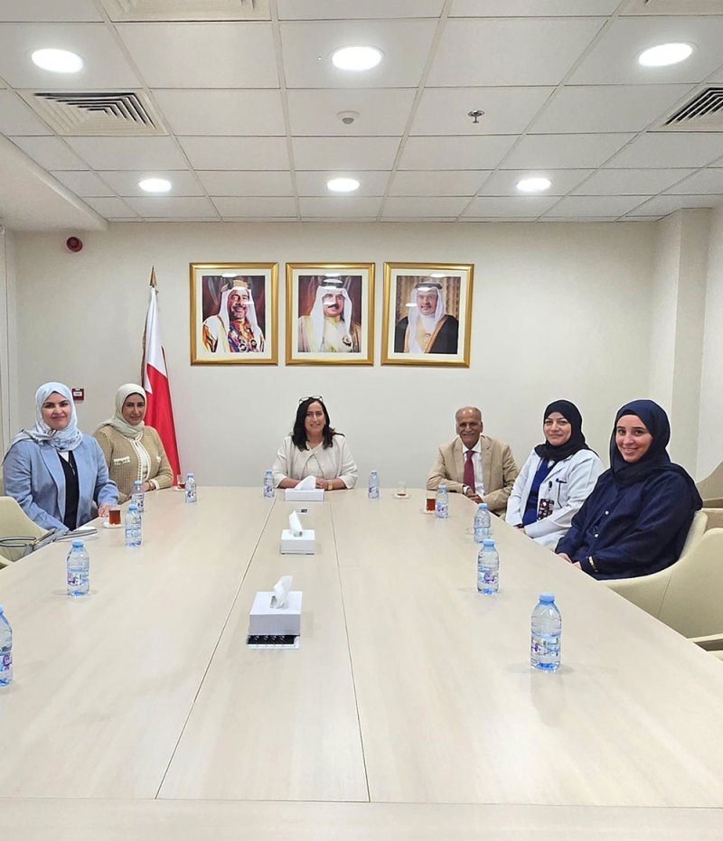 الرئيس التنفيذي للمستشفيات الحكومية تستقبل رابطة الطب النفسي للأطفال والناشئة بجمعية الأطباء البحرينية