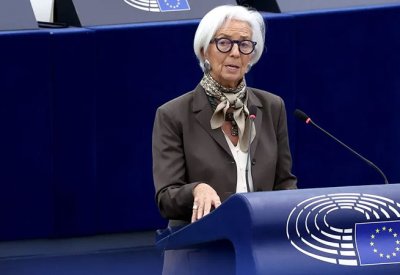 لاغارد تراهن على التحفيز لمنع خروج رؤوس الأموال من أوروبا