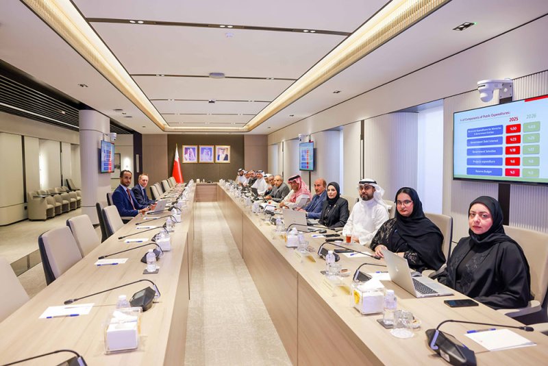 "مالية الشورى": تعاون متواصل يجمع السلطتين "التشريعية" و"التنفيذية" لبناء اقتصاد تنافسي ومُستدام يواكب المتغيرات الإقليمية والعالمية