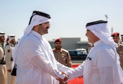 سمو ولي العهد رئيس الوزراء يغادر دولة قطر بعد زيارة أخوية