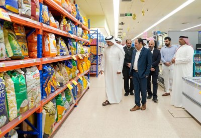 وزير الصناعة والتجارة يتفقد الأسواق التجارية لمتابعة توافر السلع وضمان استقرار أسعارها