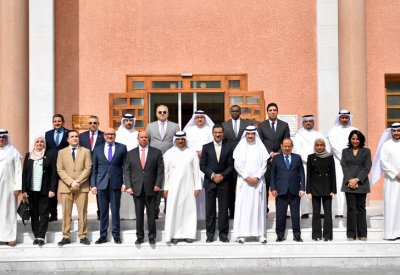 وزير شؤون البلديات والزراعة يستعرض مسيرة تطور العمل البلدي في مملكة البحرين