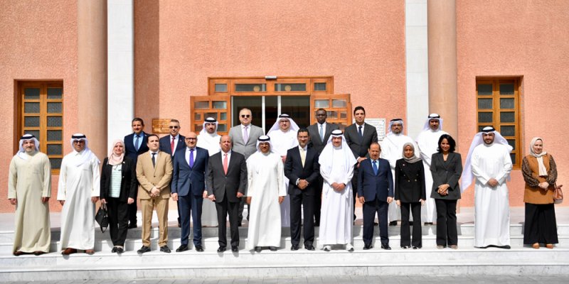 وزير شؤون البلديات والزراعة يستعرض مسيرة تطور العمل البلدي في مملكة البحرين