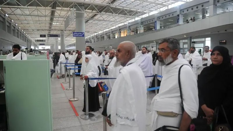 "مطارات جدة" تعتمد الخطة التشغيلية لمطار الملك عبدالعزيز لموسم عمرة رمضان