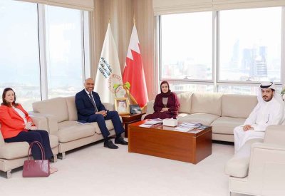 الأمين العام للتظلمات تستقبل دبلوماسياً من السفارة البريطانية لبحث سبل التعاون