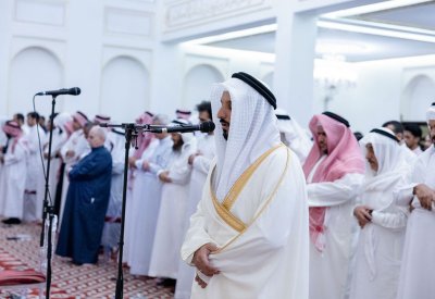 بالصور: صلاة التراويح في جامع سمو الشيخة موزة بإمامة فضيلة الشيخ إسماعيل حسن إسماعيل