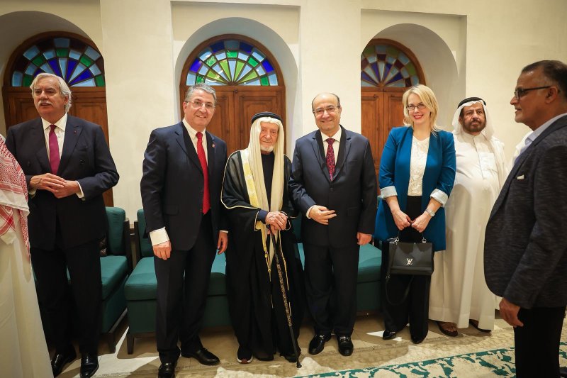 «أولويات الاقتصاد» بمجلس عائلة الشيخ مصطفى والشيخ إسحاق الرمضاني
