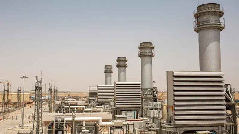 العراق يستعين بمنصة غاز عائمة لحل أزمة الكهرباء