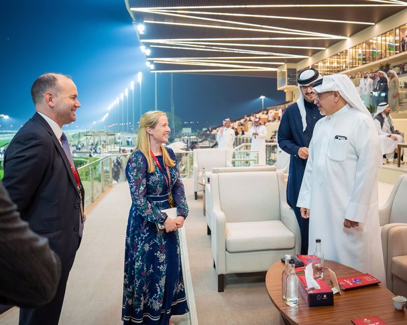 بالصور: صاحب السمو الملكي الأمير سلمان بن حمد آل خليفة نائب جلالة الملك ولي العهد يشهد السباق العشرين للخيل